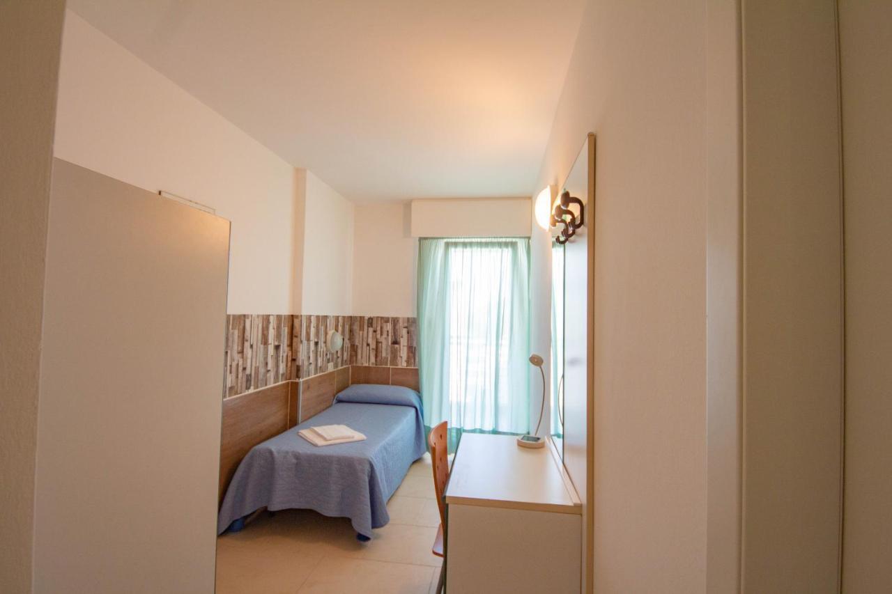 Hotel Ambra Lignano Sabbiadoro Luaran gambar