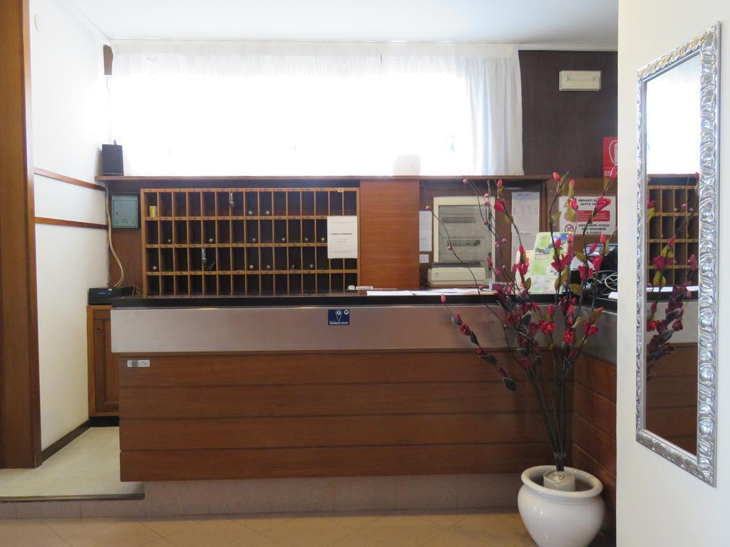 Hotel Ambra Lignano Sabbiadoro Luaran gambar