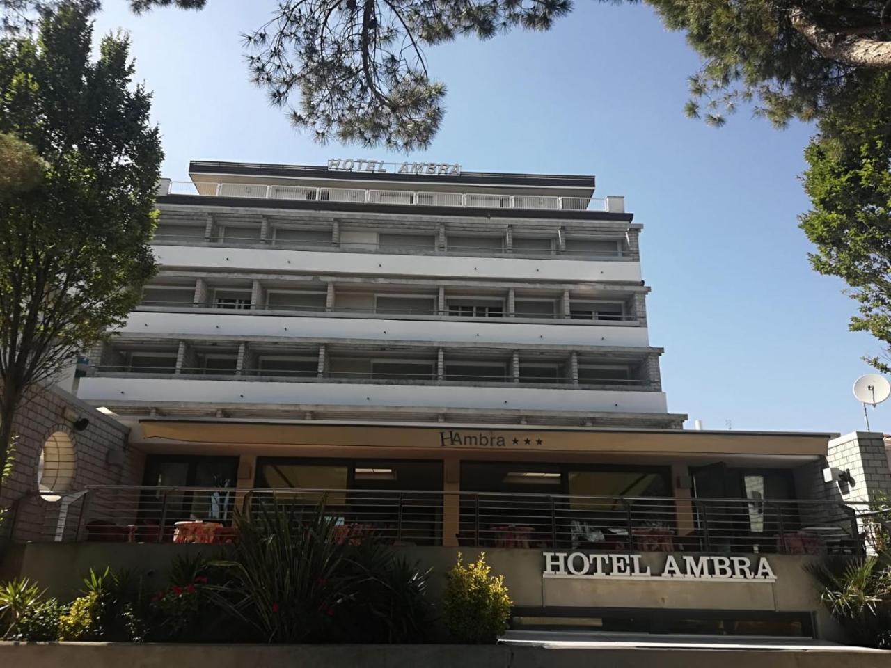 Hotel Ambra Lignano Sabbiadoro Luaran gambar