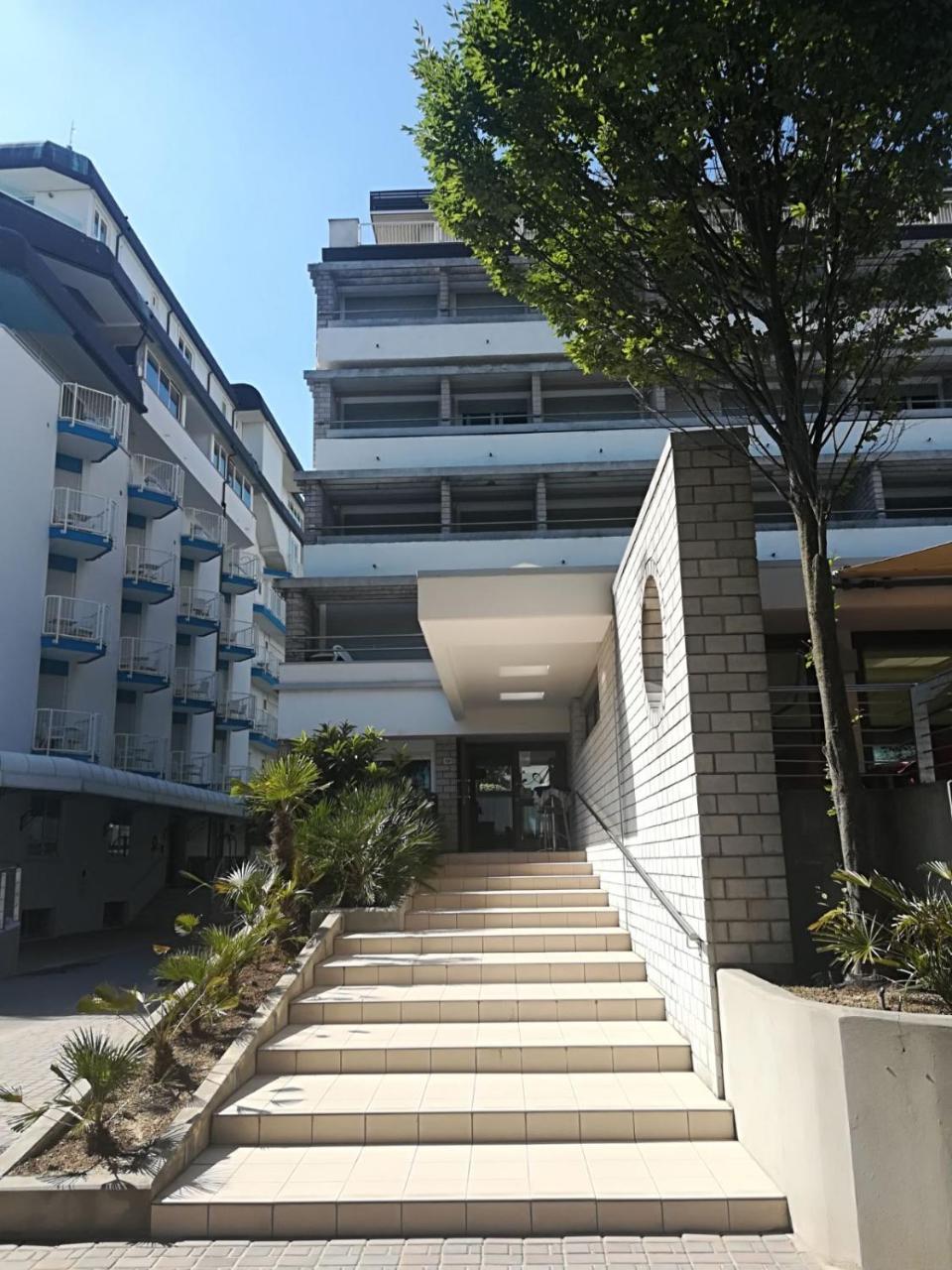 Hotel Ambra Lignano Sabbiadoro Luaran gambar
