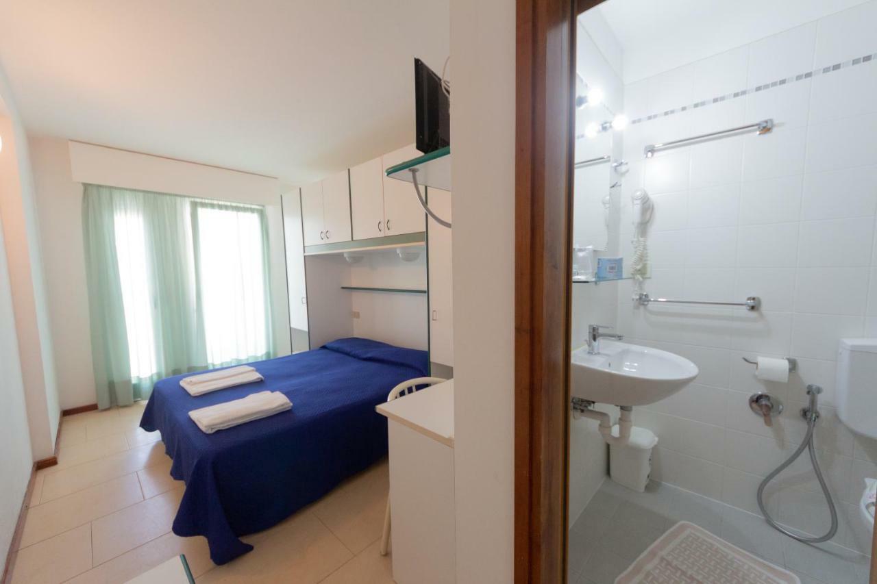 Hotel Ambra Lignano Sabbiadoro Luaran gambar