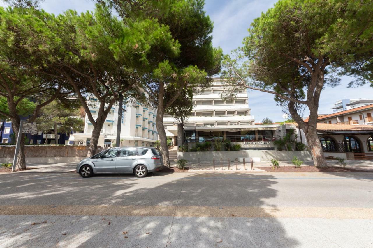 Hotel Ambra Lignano Sabbiadoro Luaran gambar