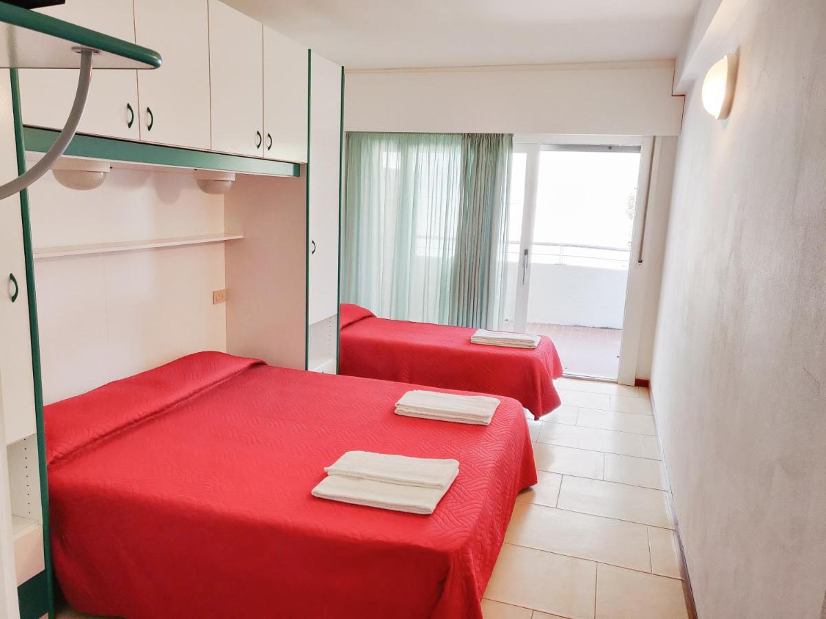 Hotel Ambra Lignano Sabbiadoro Luaran gambar